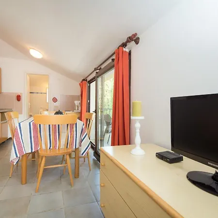 Apartman Number 9 *