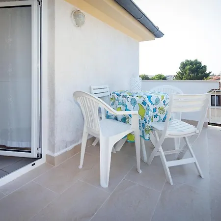 Apartman Number 9