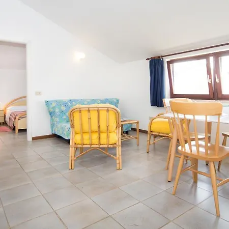 Apartman Number 9 *